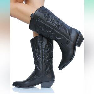 Black western boot